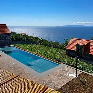 https://casas-do-laranjo-cottages-infinity-pool.madeira-islandshotels.com